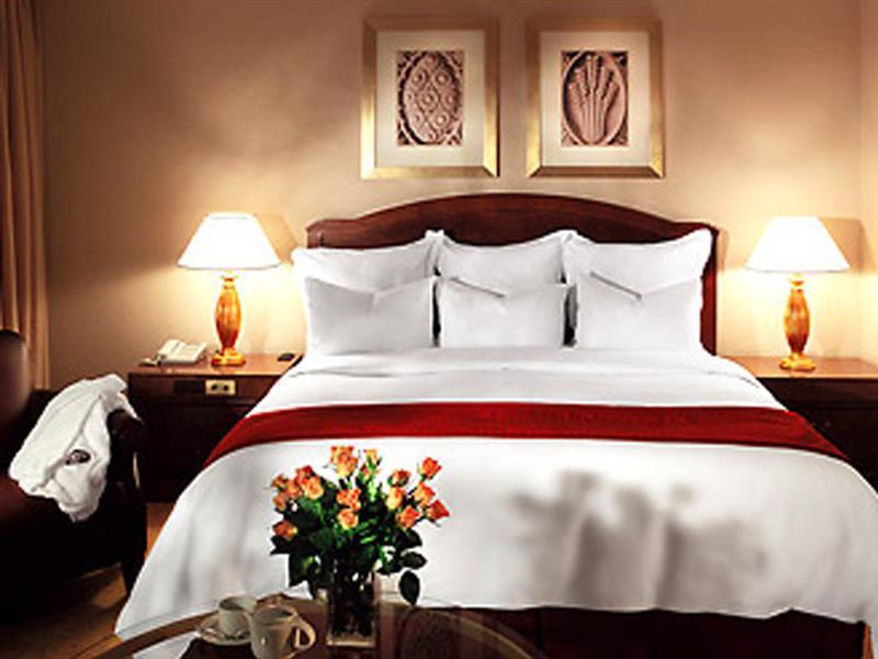 Opfikon-Glattbrugg Renaissance Zurich Hotel מראה חיצוני תמונה