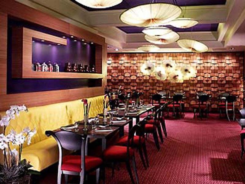 Opfikon-Glattbrugg Renaissance Zurich Hotel מסעדה תמונה