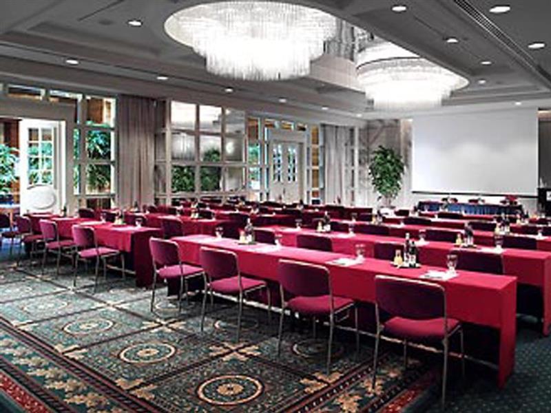 Opfikon-Glattbrugg Renaissance Zurich Hotel מראה חיצוני תמונה