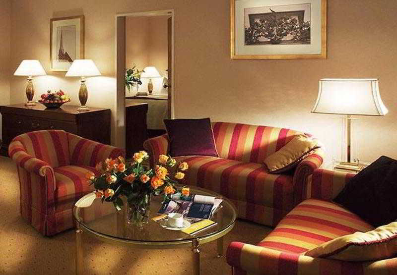 Opfikon-Glattbrugg Renaissance Zurich Hotel חדר תמונה