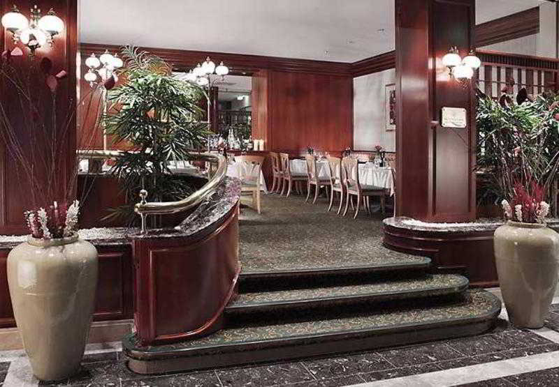 Opfikon-Glattbrugg Renaissance Zurich Hotel מסעדה תמונה